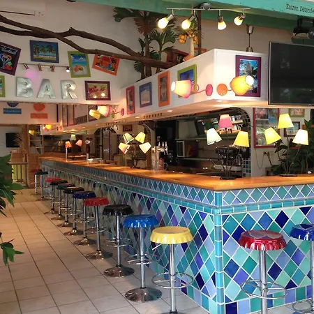 キャンプ場 De La Baie 4*